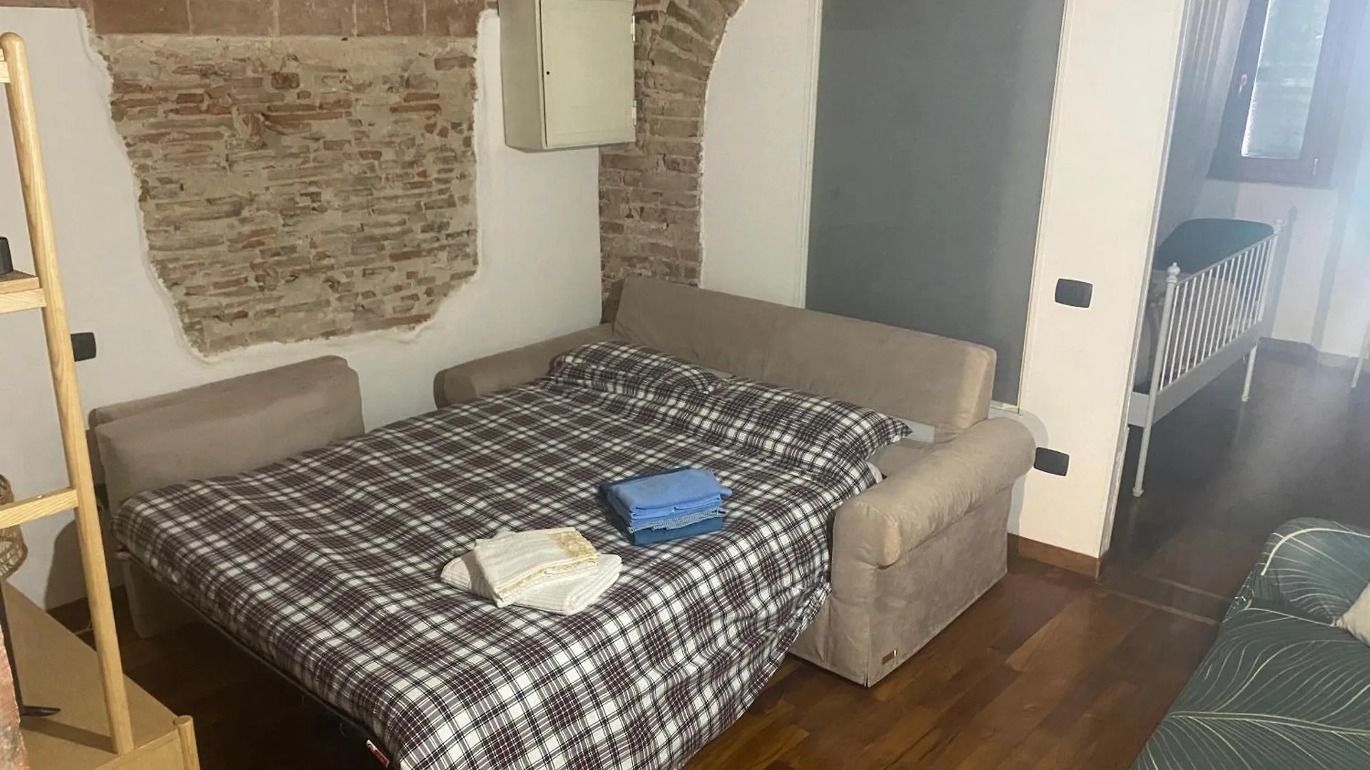 Casa Centrale Pisa 0*,